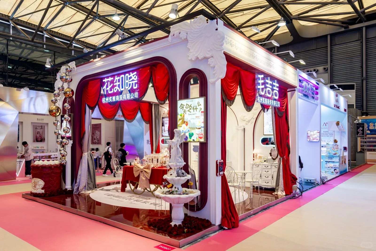 太美了这里真的别错过了?美博会花知晓展台