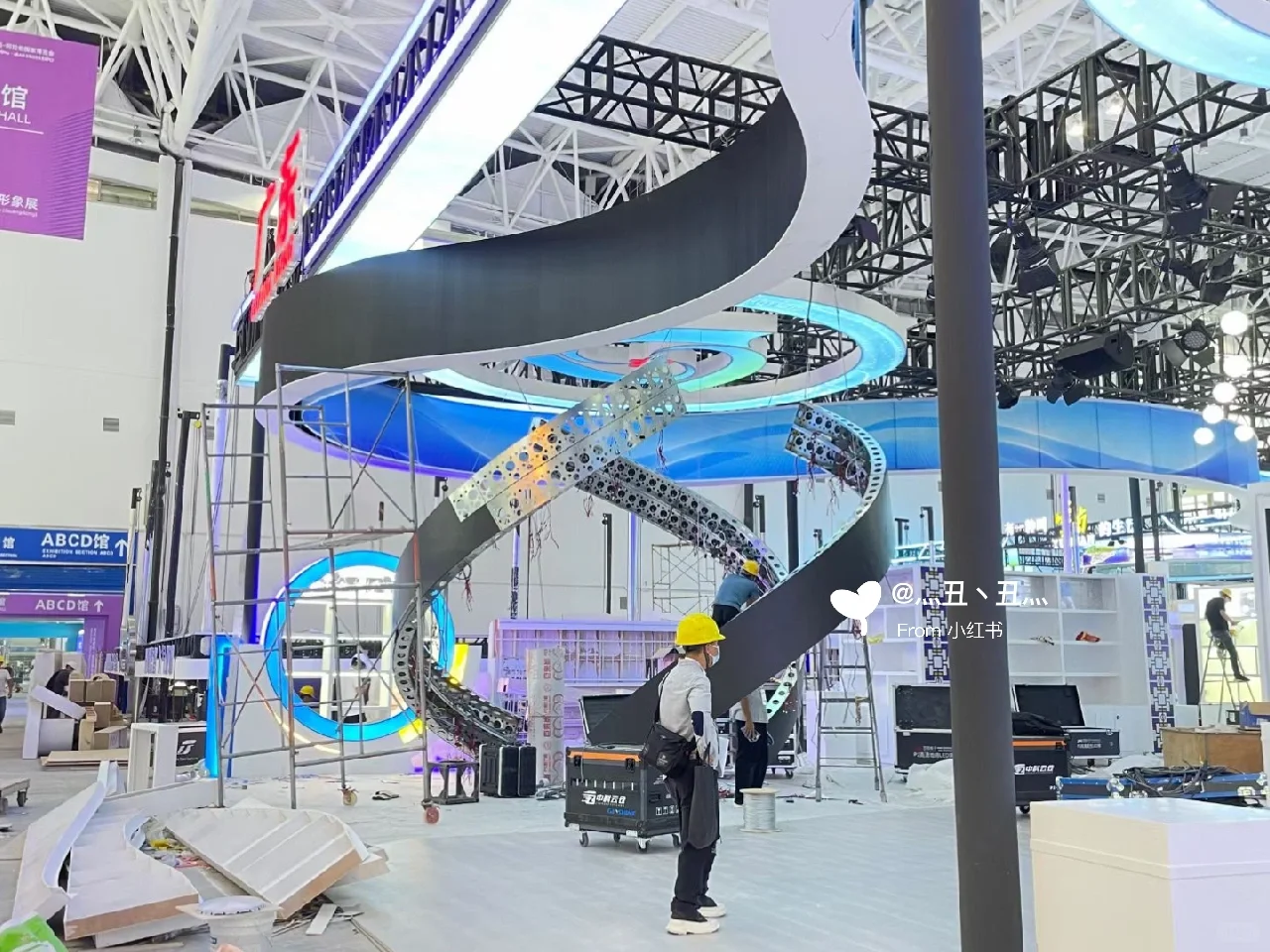 会展人的搬砖日常?下班时间到?