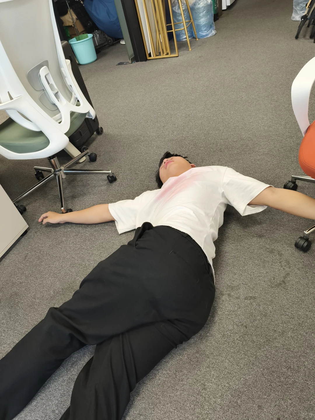 活动人已经死了