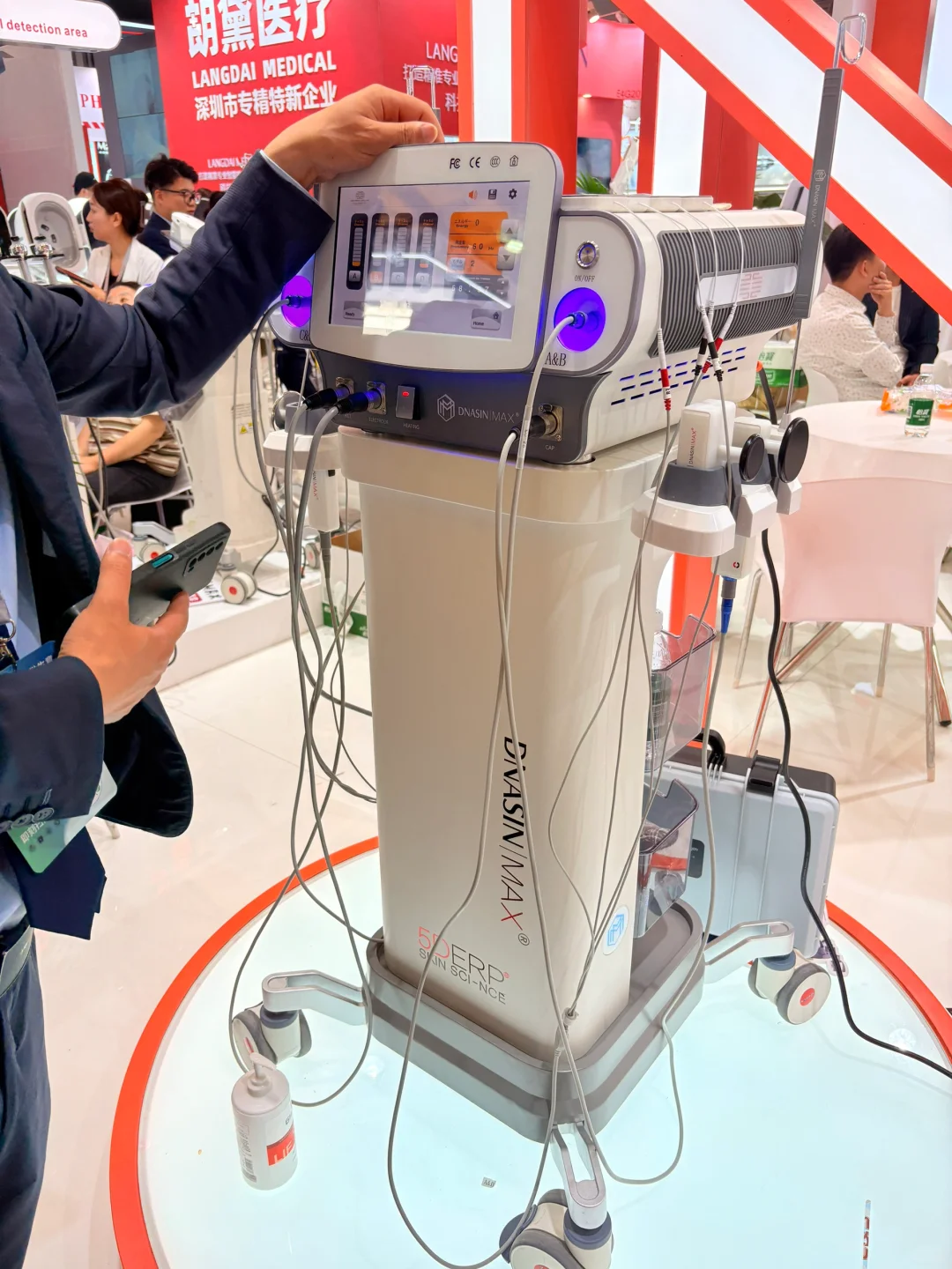 这美博会确实越来越没意思了