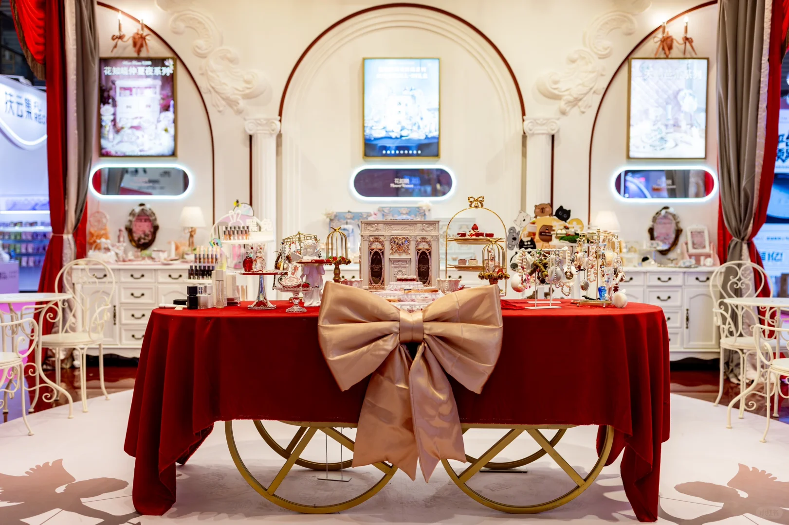 美博会被超多人夸的花知晓展台！是我们做的