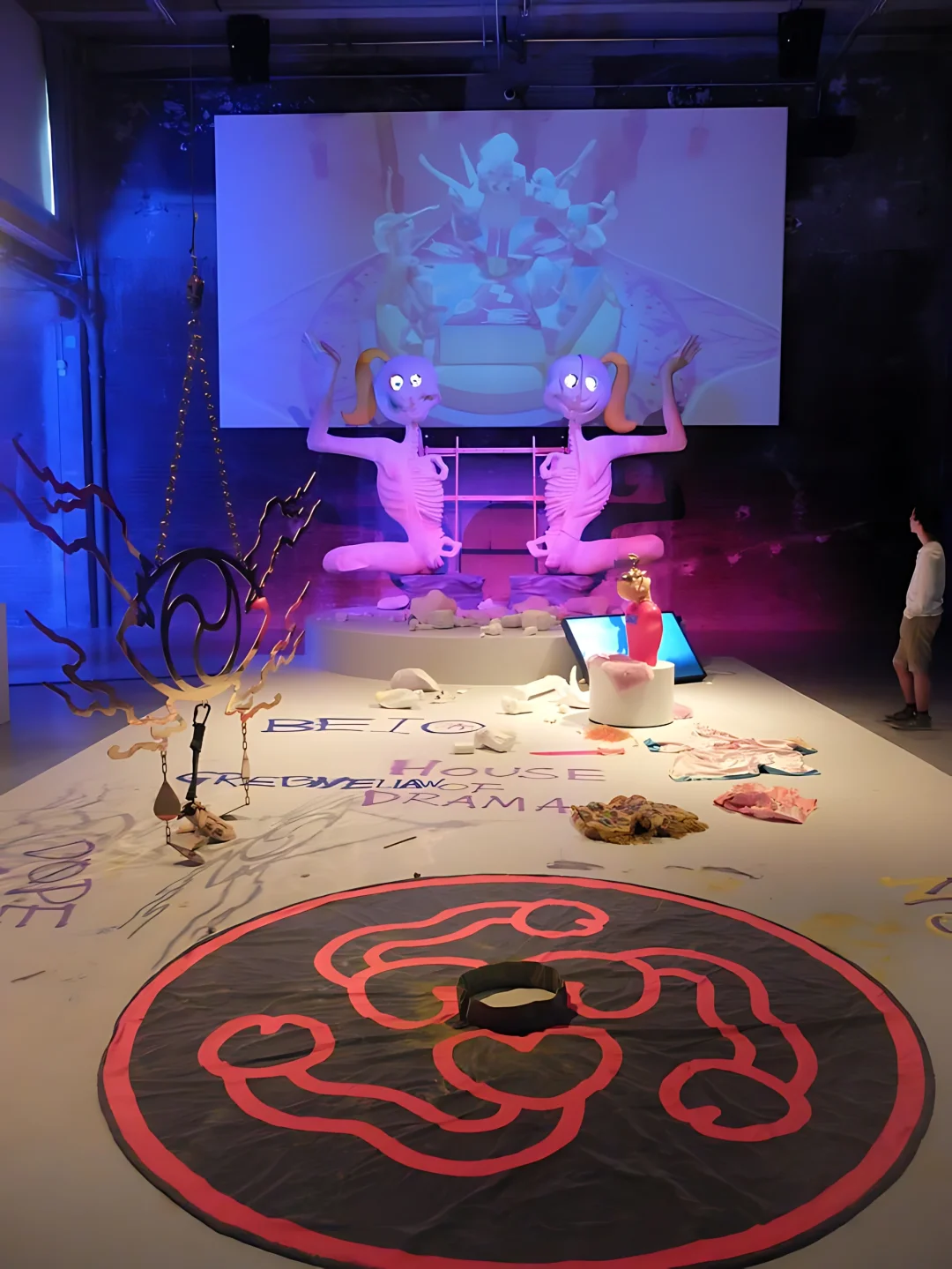 策展人必学！揭秘爆款网红展的共同套路