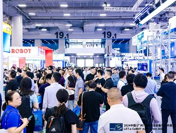 来看机器人炫技啦！???