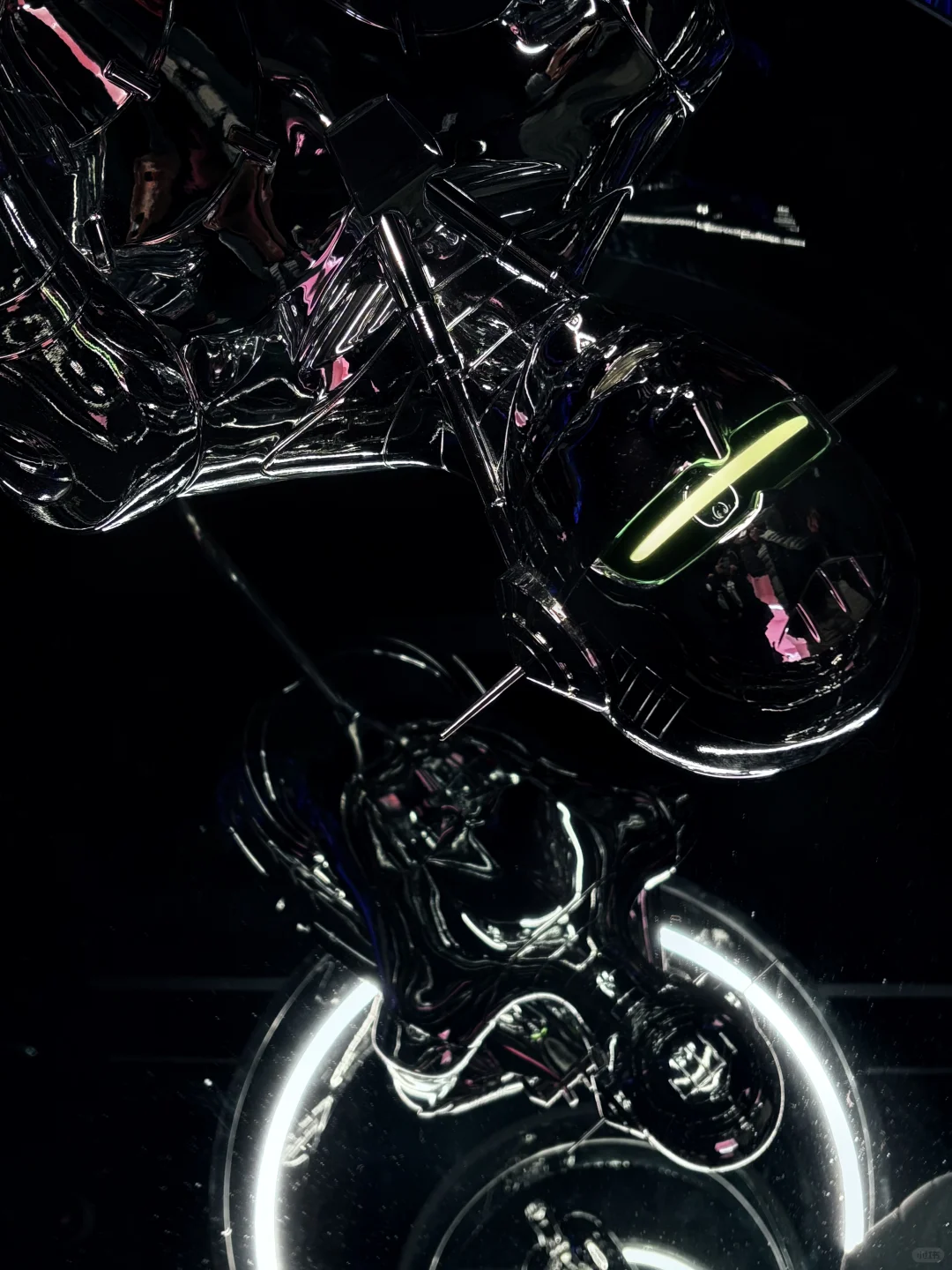 ?空山基机械美学，一场未来主义的感官革命