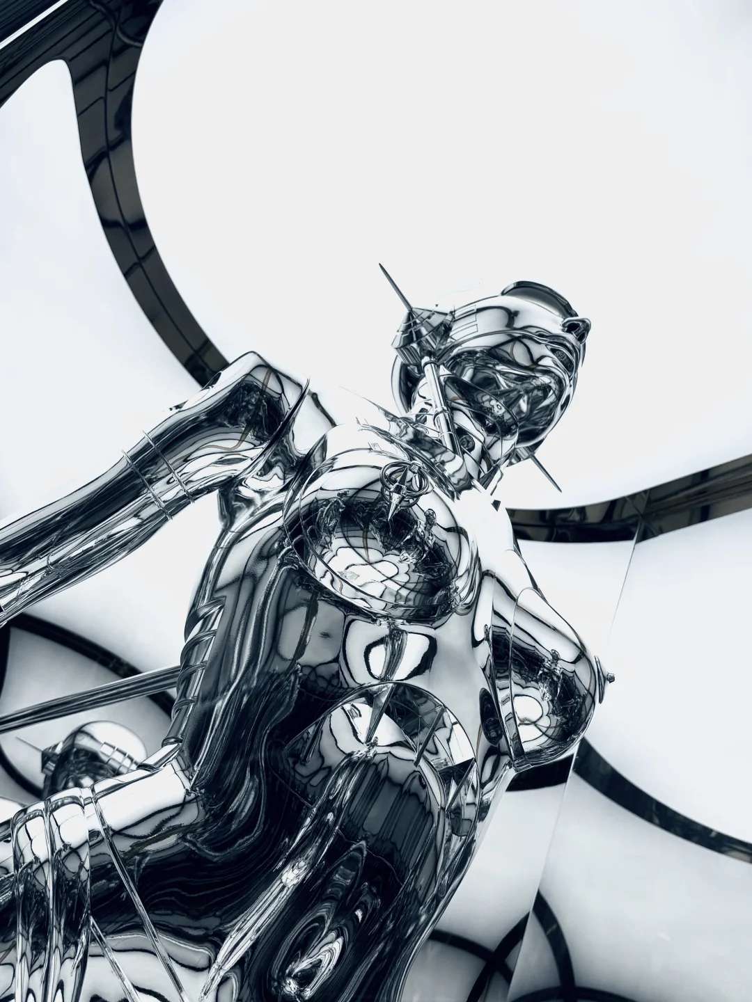 ?空山基机械美学，一场未来主义的感官革命