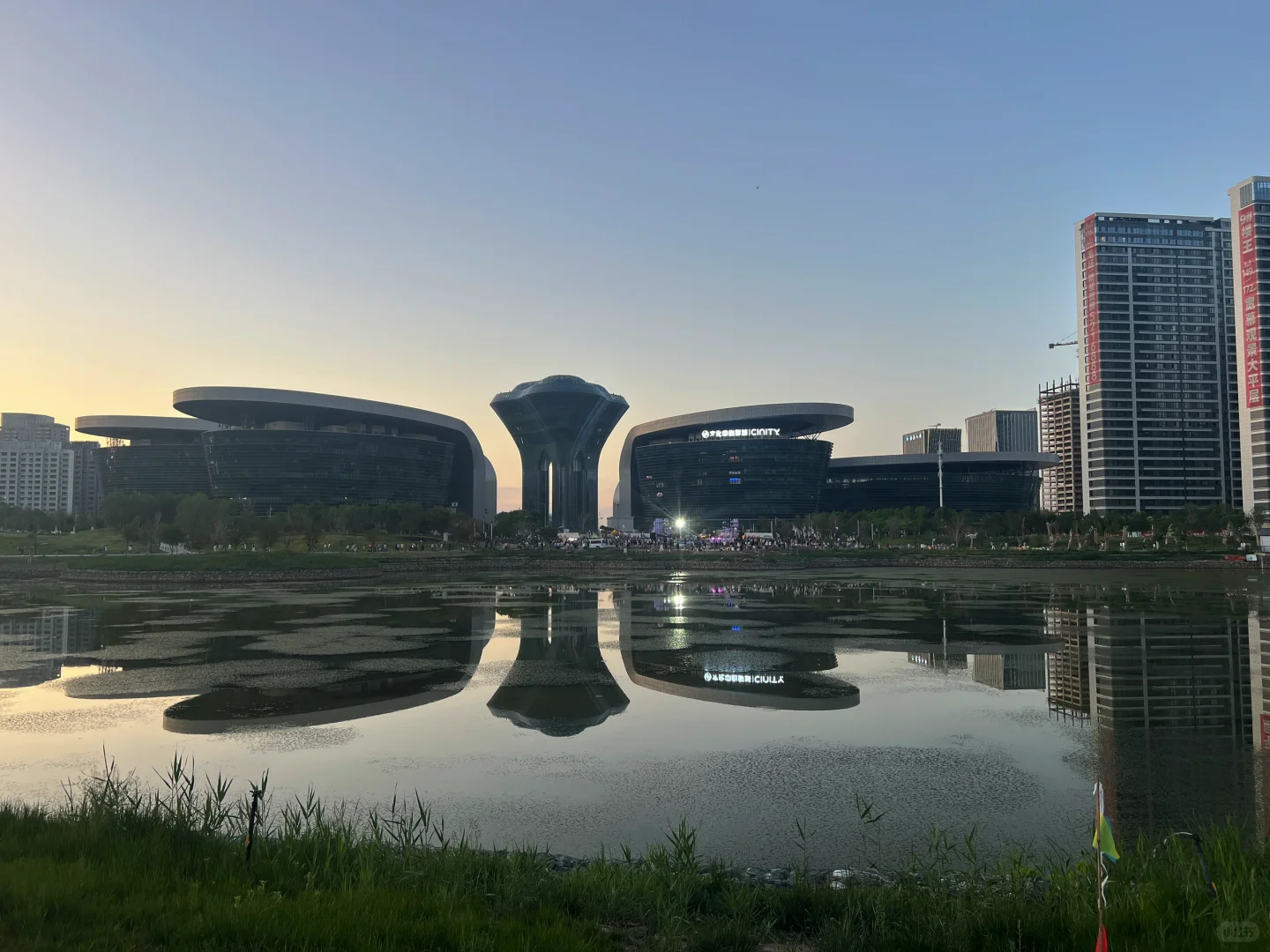 完整视角下的乌鲁木齐会展中心