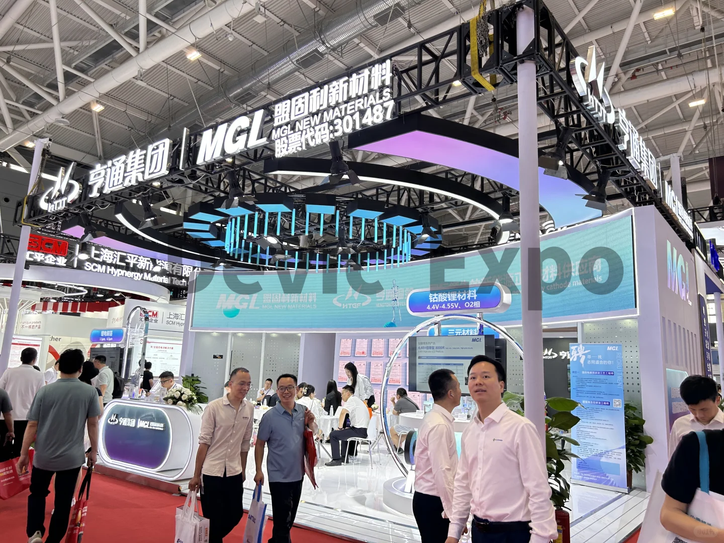 ?深圳电池展 CIBF 现场！这展台也太酷了