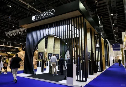 展会搭建自费还是外包？