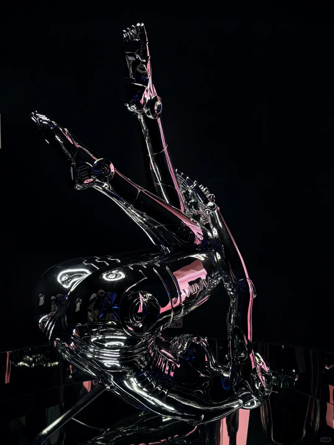 ?空山基机械美学，一场未来主义的感官革命