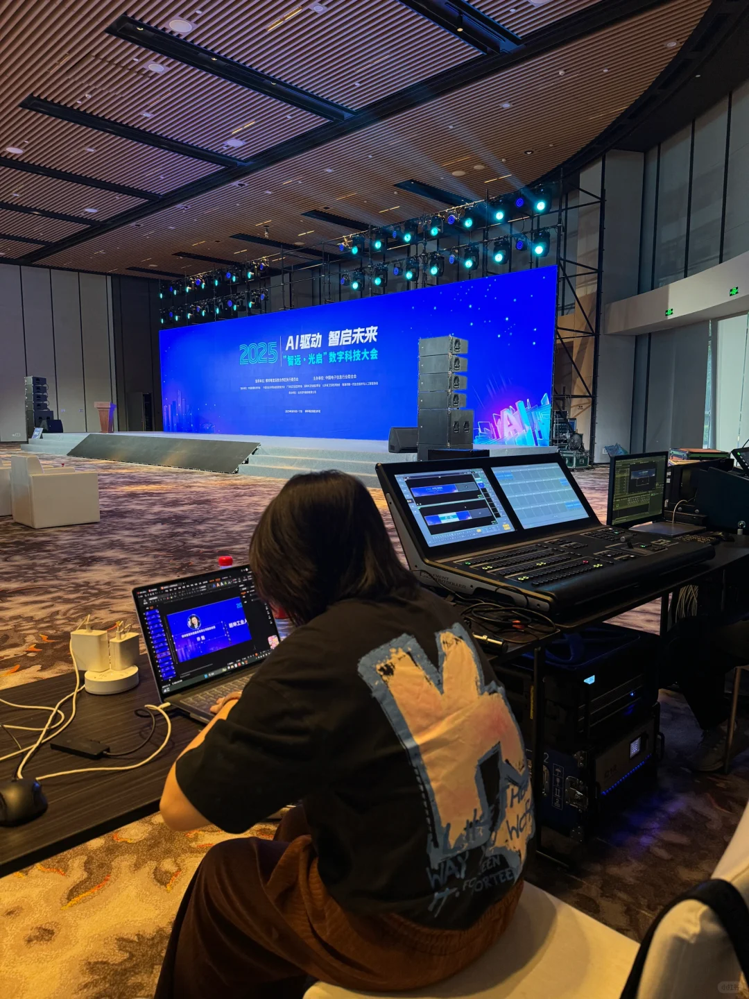 会展……..狗都不……干的就是会展！