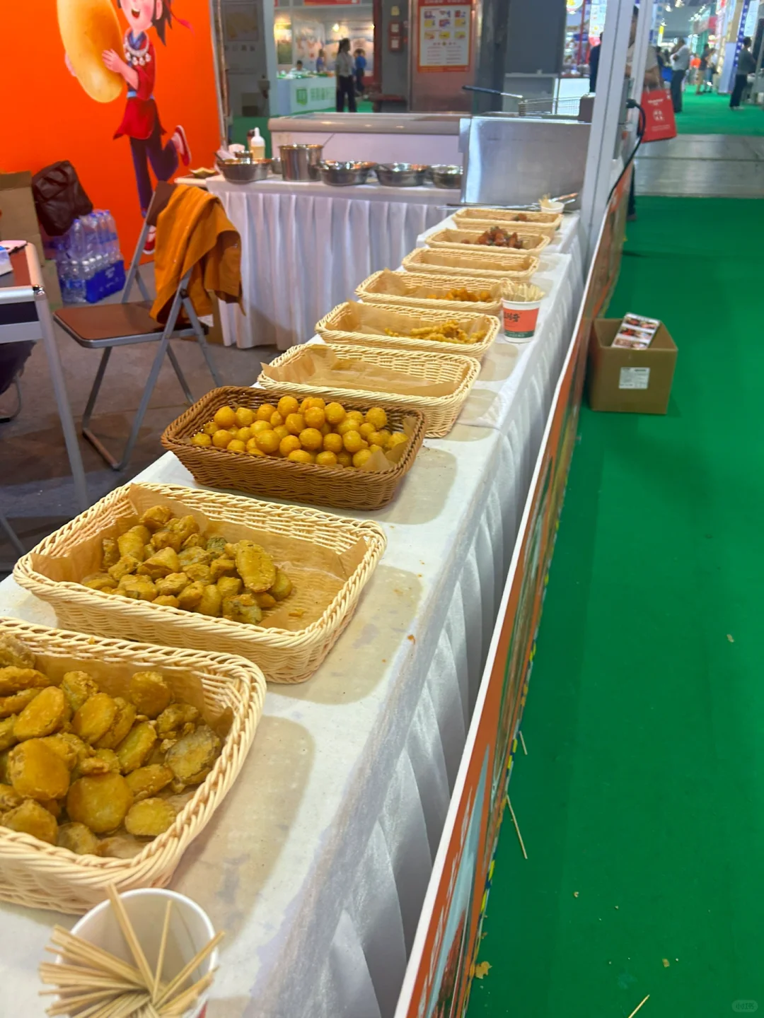 广州餐博会，真的是吃到扶墙出