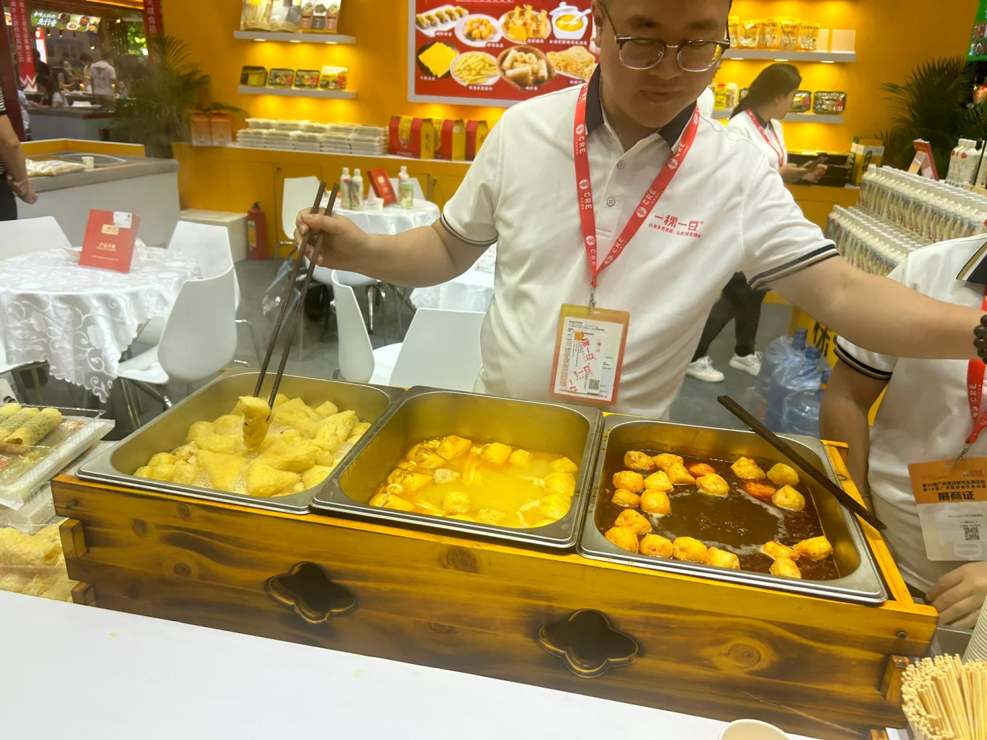 广州餐博会，真的是吃到扶墙出