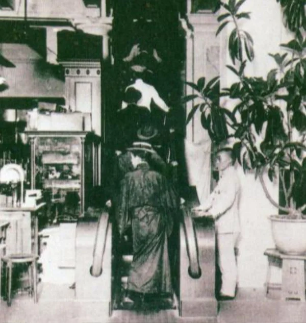 百年前的自动扶梯，藏在东京日本桥三越里！