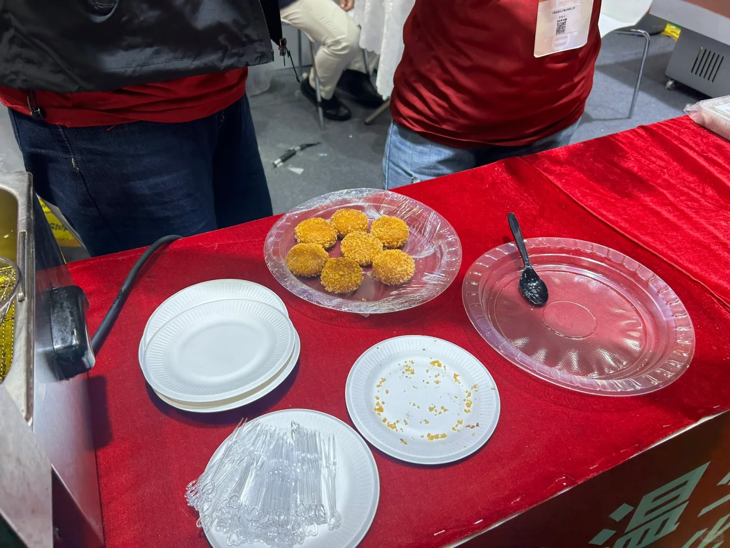 广州餐博会，真的是吃到扶墙出