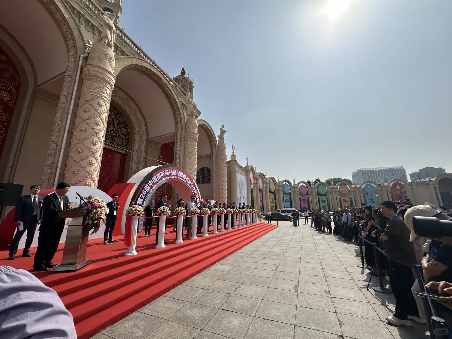 坐着高铁看北展