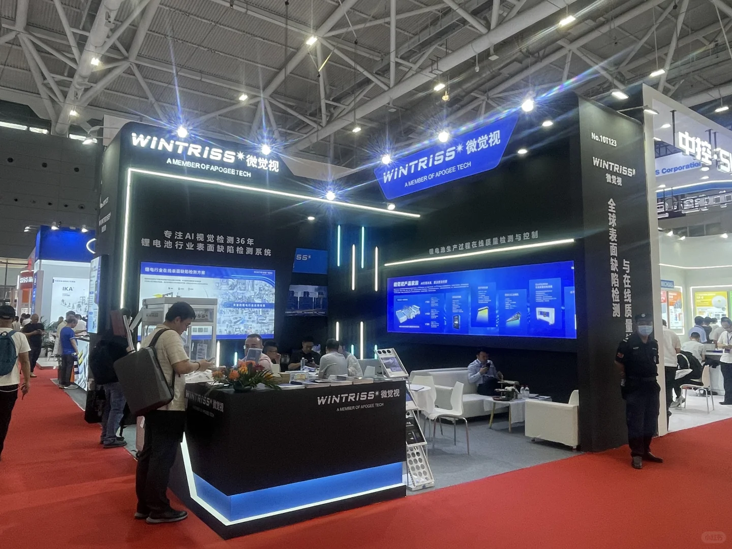 快来看看精美的电池展展台设计搭建吧