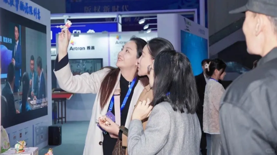 盛会展万象，镜头纳乾坤