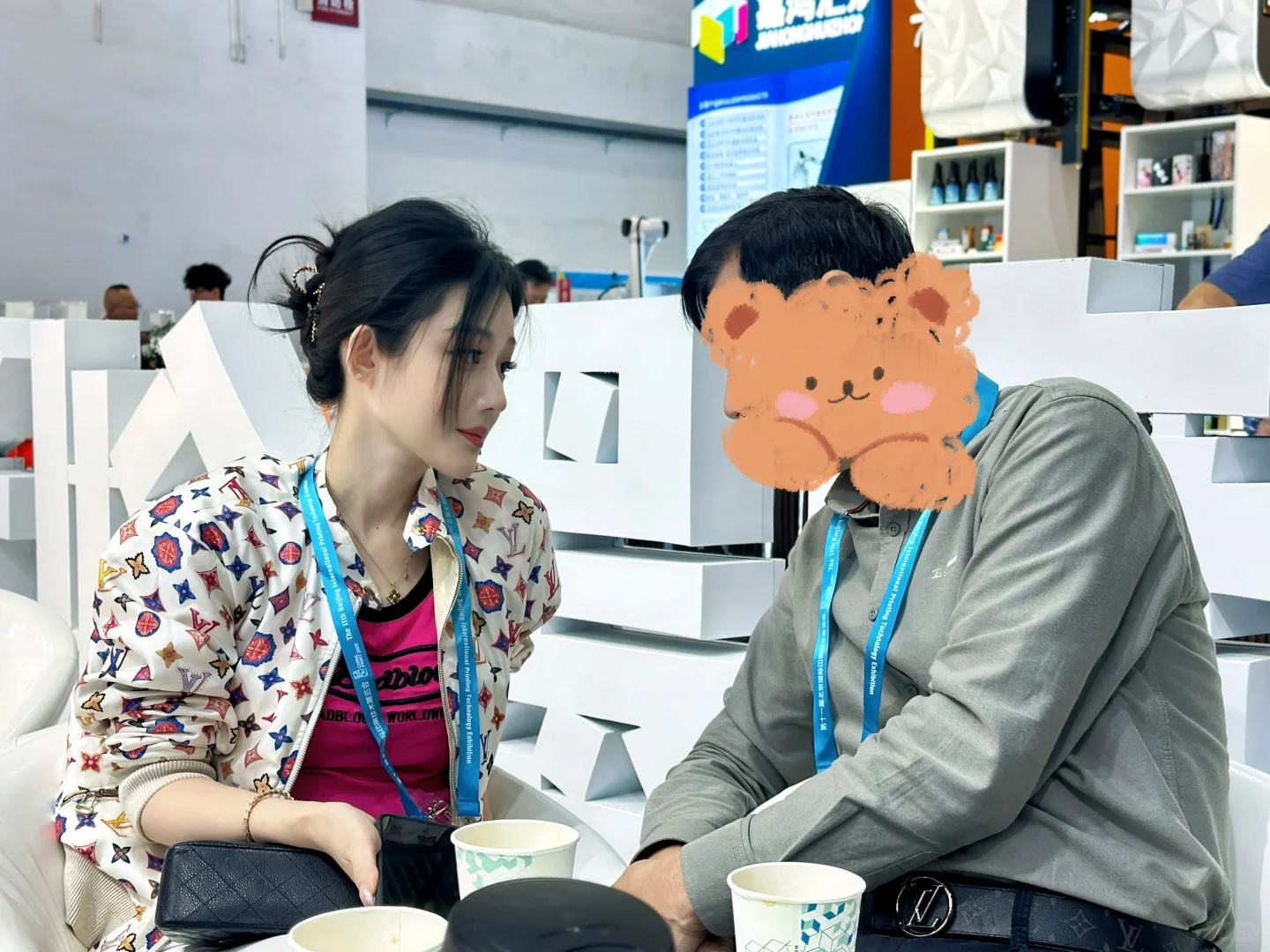 代表家里参加北京国际印刷展，直播间3000人