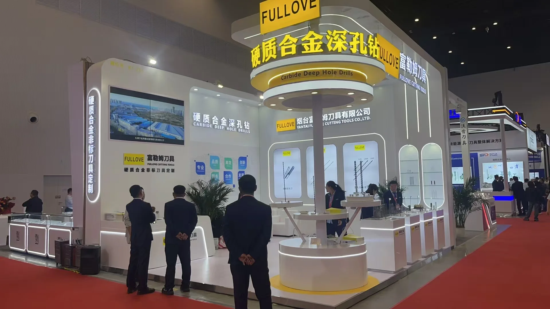 中国国际机床展开幕第二天 展台搭建实录