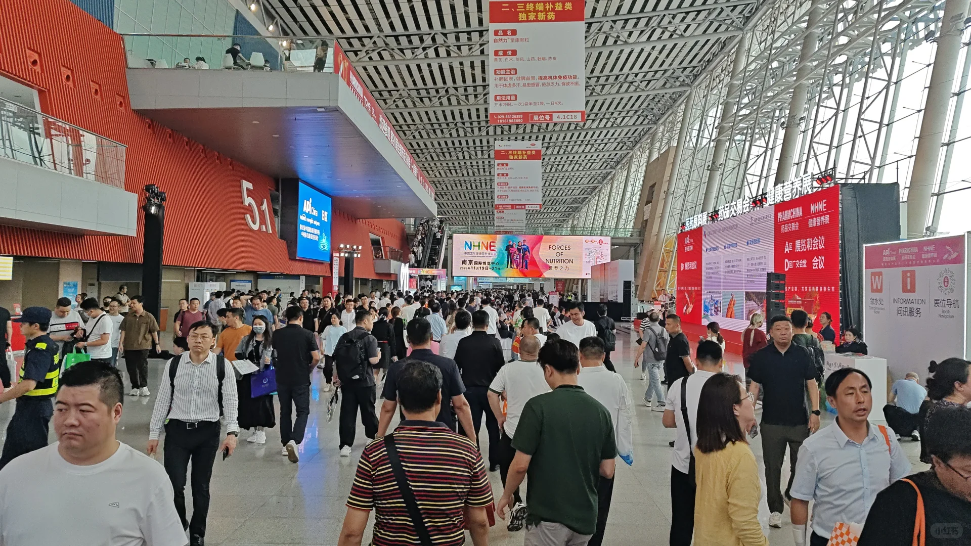 这里真热闹啊！???