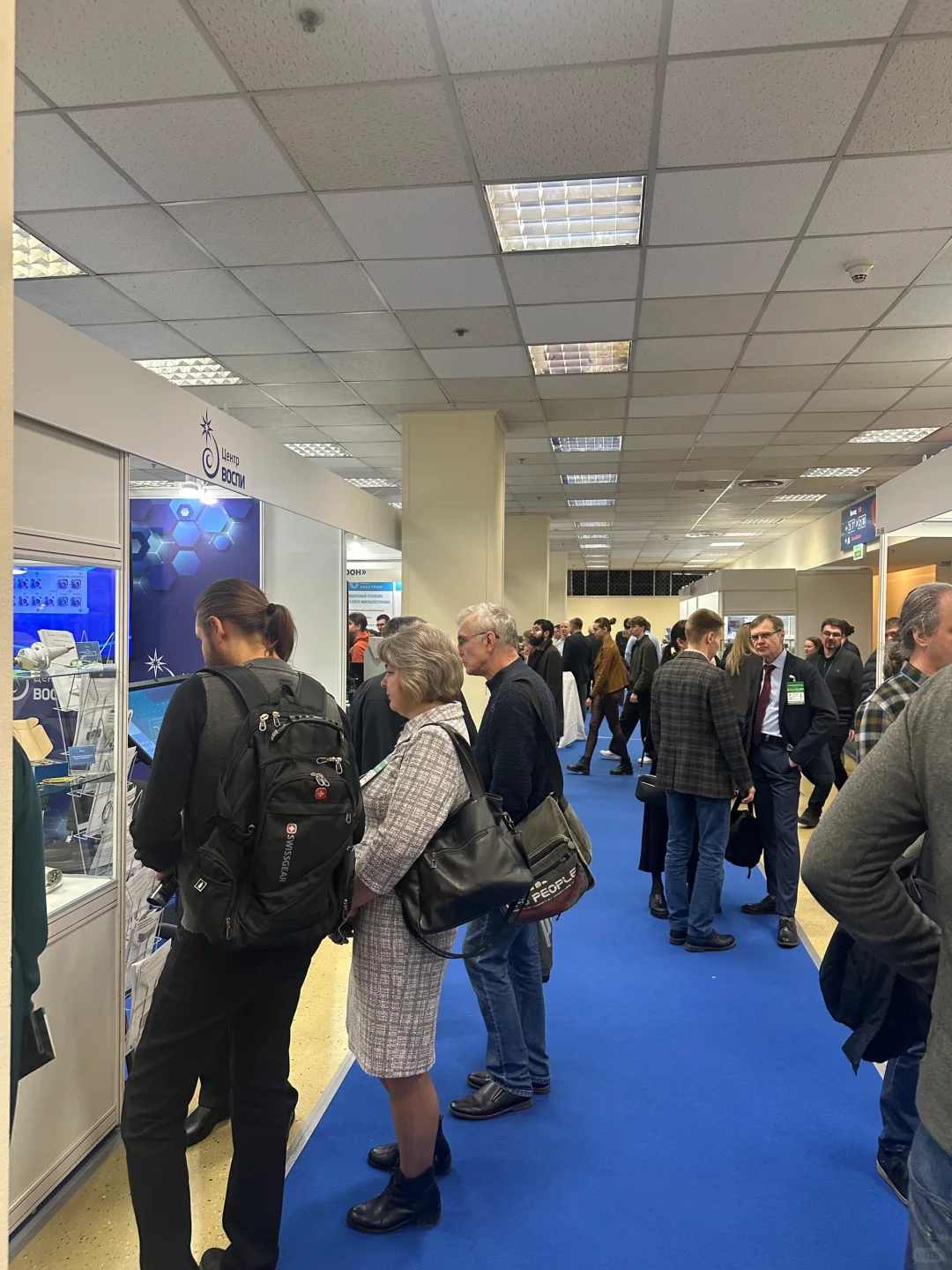 ??莫斯科光电展遇神仙老板！明年还要来！