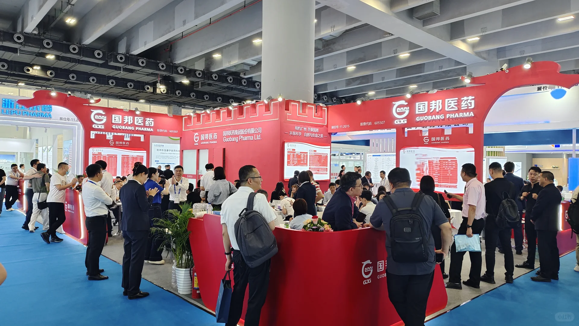 这里真热闹啊！???