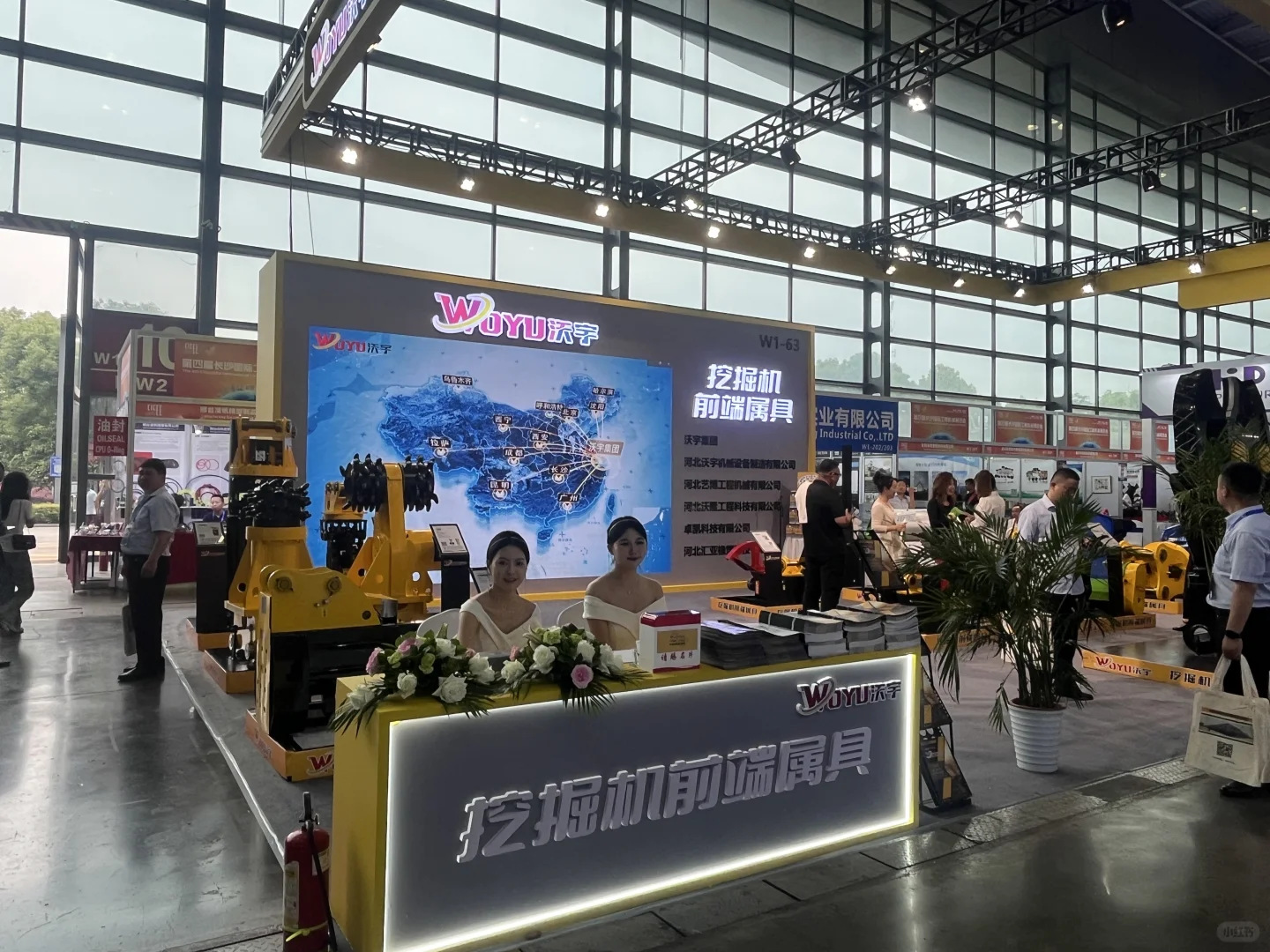 炫酷来袭！ 长沙国际工程机械展展台现场