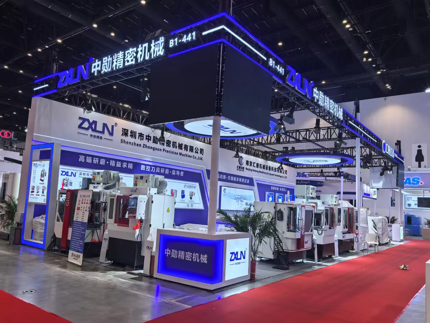 中国国际机床展开幕第二天 展台搭建实录