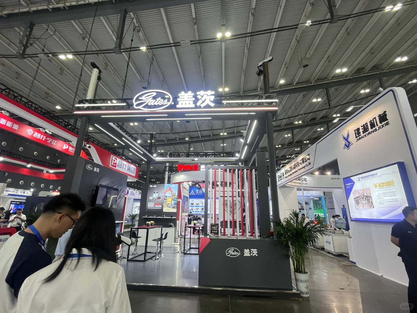 炫酷来袭！ 长沙国际工程机械展展台现场