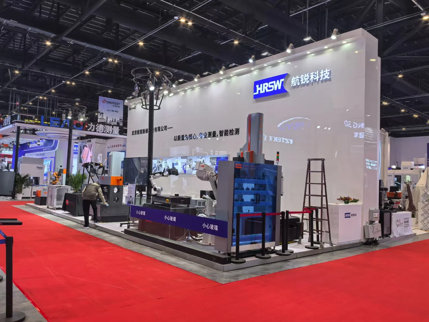 中国国际机床展开幕第二天 展台搭建实录