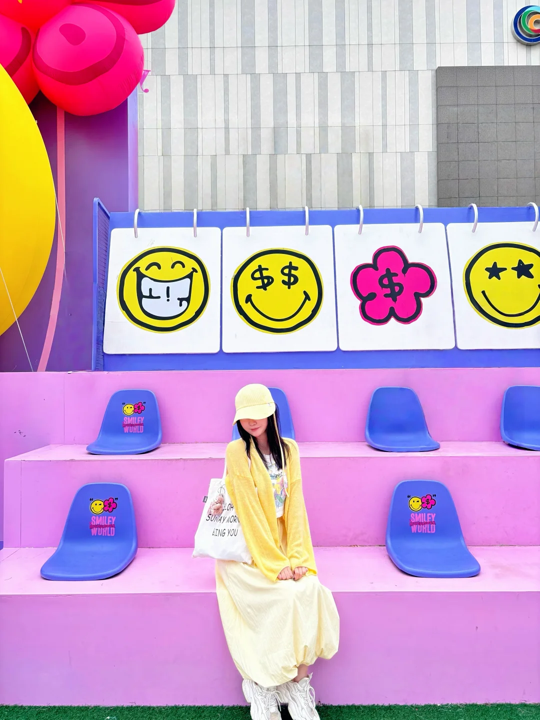 ??财运追着你跑!深圳多巴胺展边拍边暴富