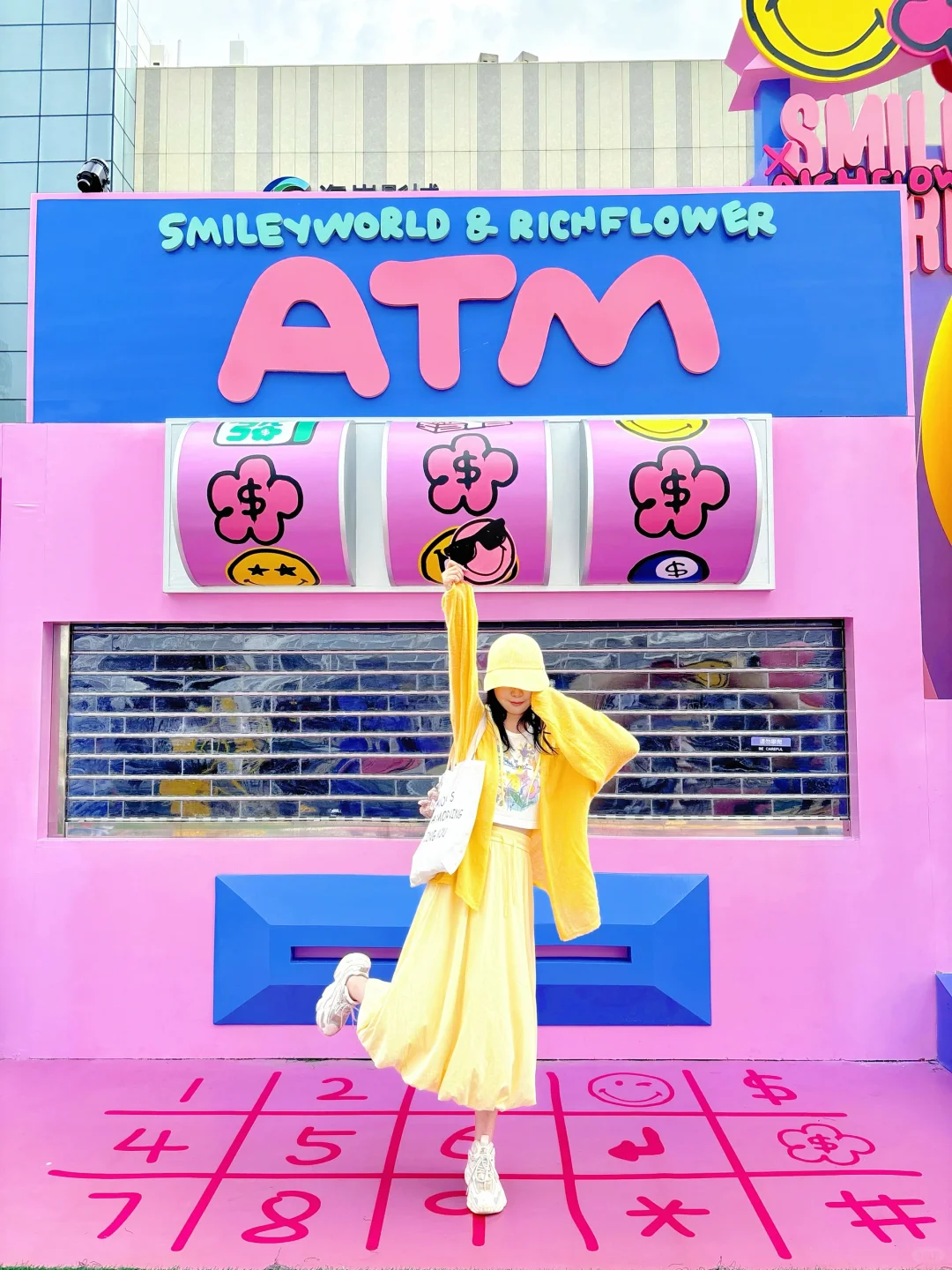 ??财运追着你跑!深圳多巴胺展边拍边暴富