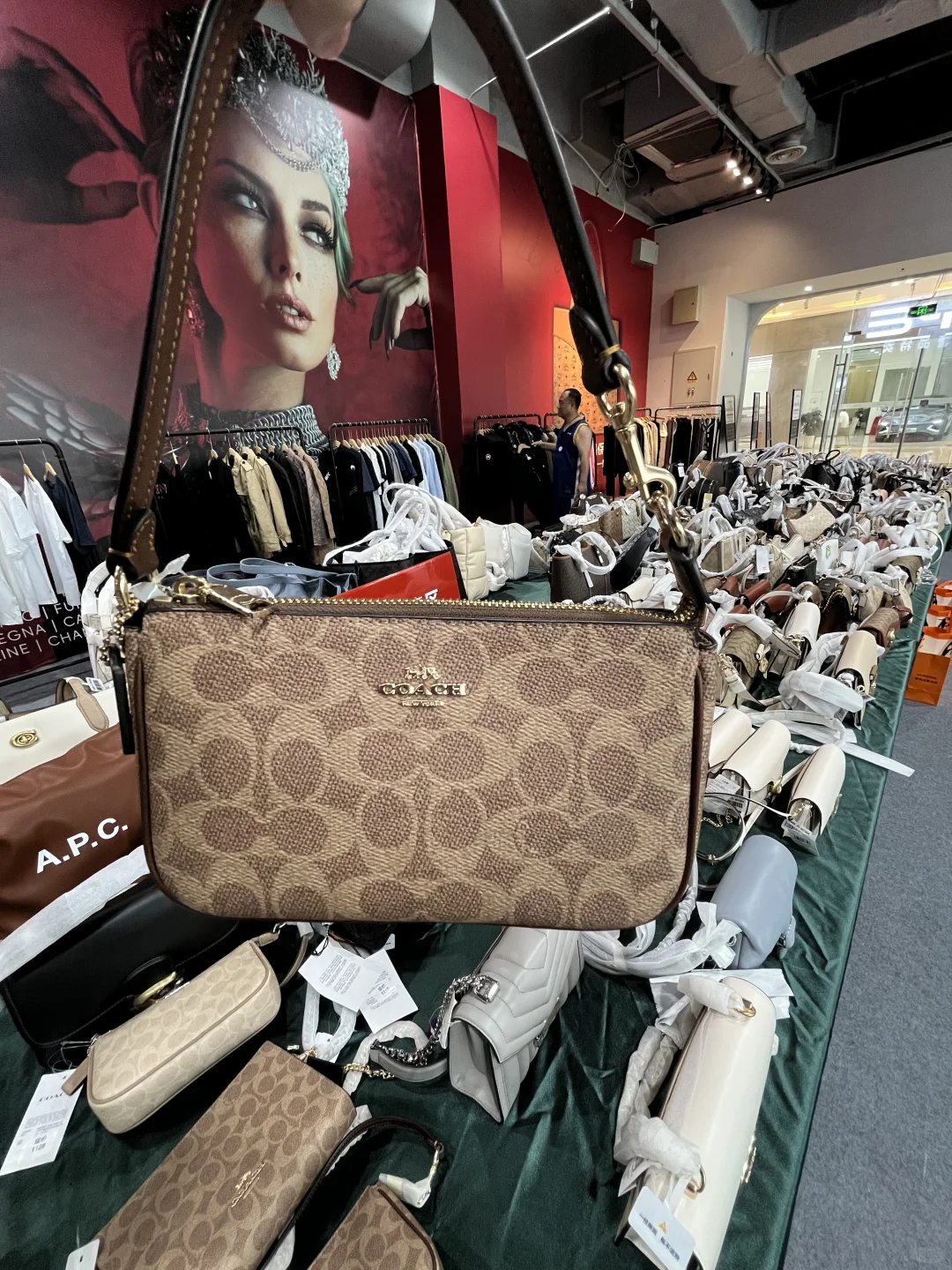 厦门会展！！为什么买包跟买菜一样….