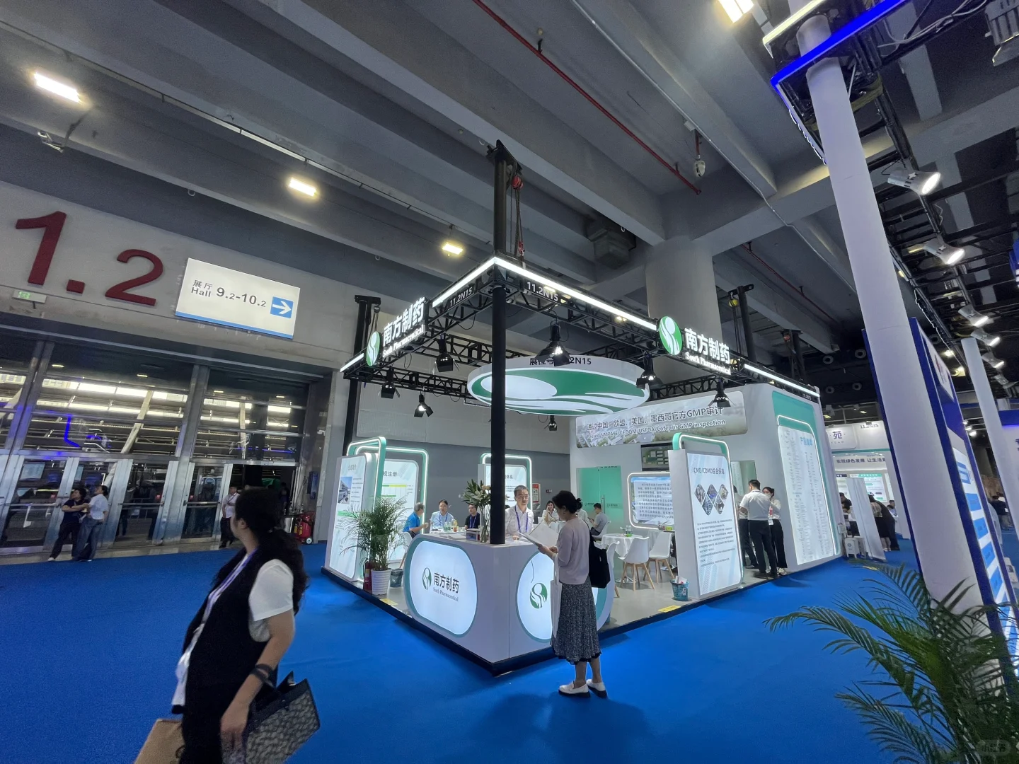 环保展台都千篇一律吗？