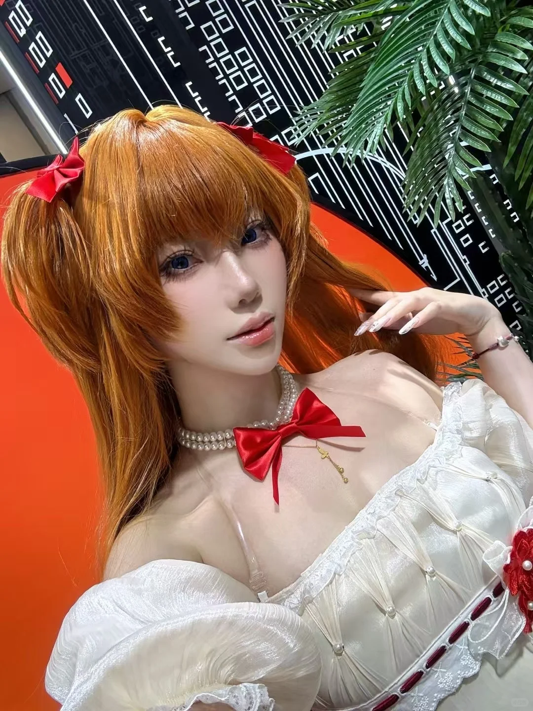 跟绝美小姐姐一起打卡浩瀚展厅