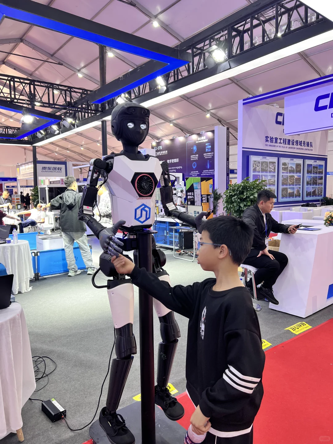 ???速度带娃去看，高等教育博览会！