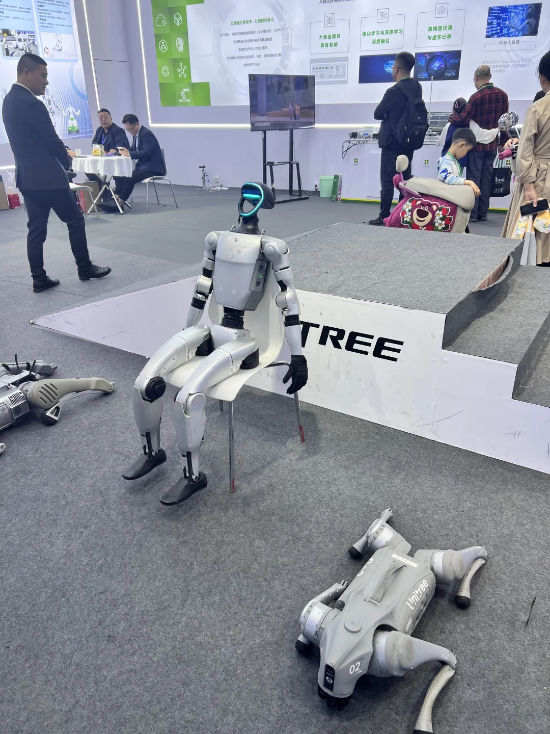 ???速度带娃去看，高等教育博览会！