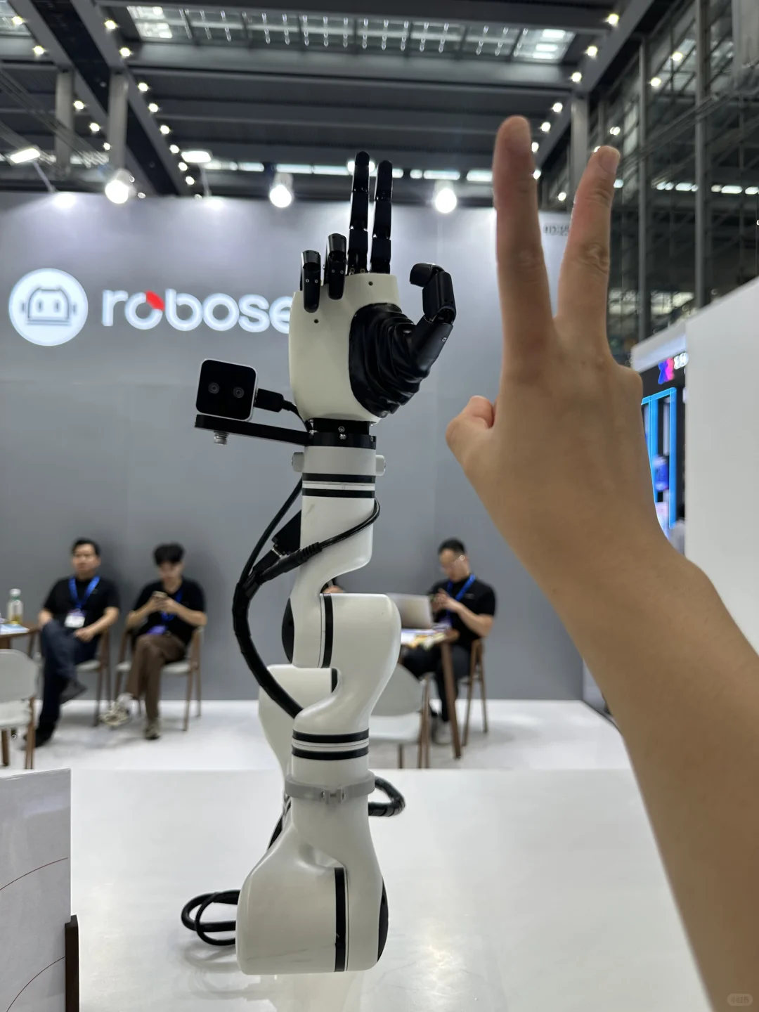 误入AI未来世界！2025深圳人工智能展太好逛