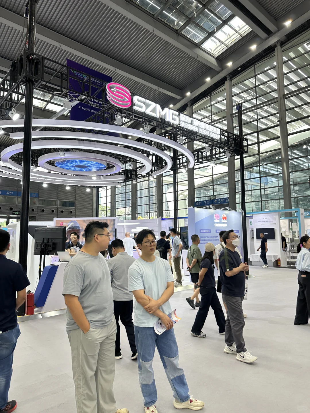 误入AI未来世界！2025深圳人工智能展太好逛