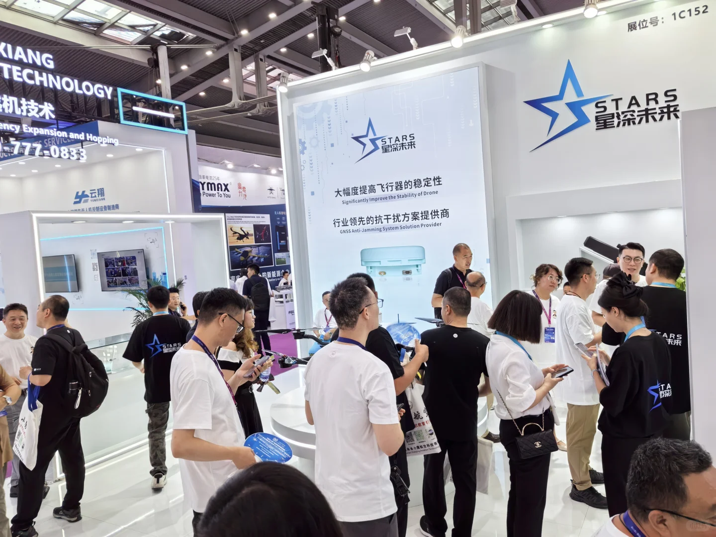 深圳无人机展览会惊现‘隐形保镖’！