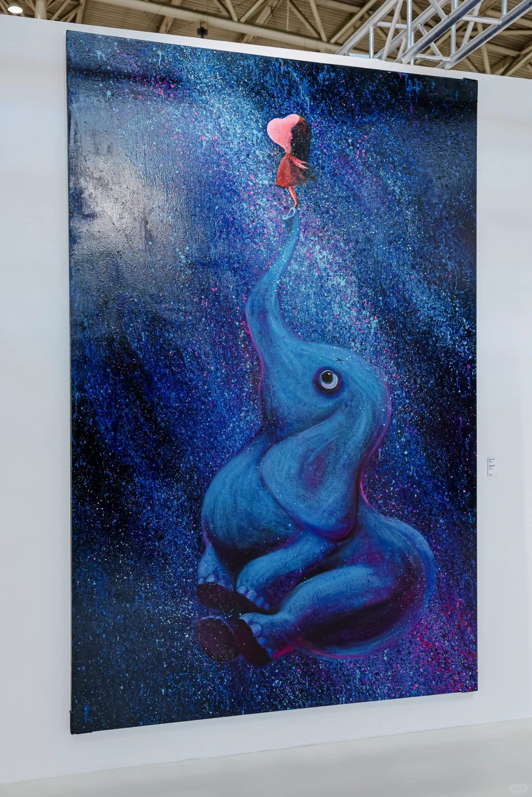 ?顶流暴击！黄渤朱珠空降贾伟KK 艺术个展