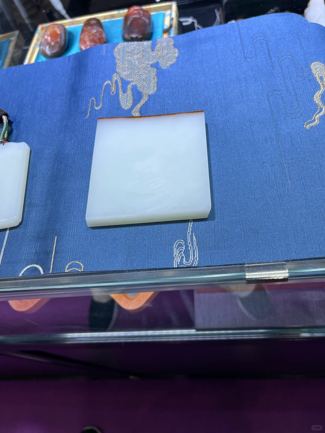 武汉中山公园对面的国际会展中心珠宝会展