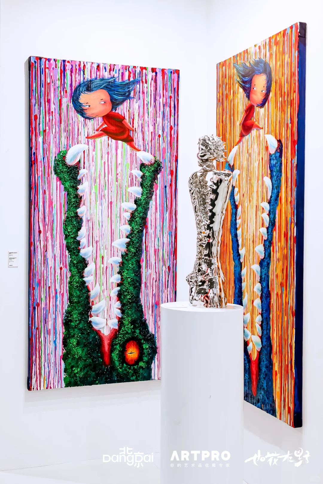 ?顶流暴击！黄渤朱珠空降贾伟KK 艺术个展