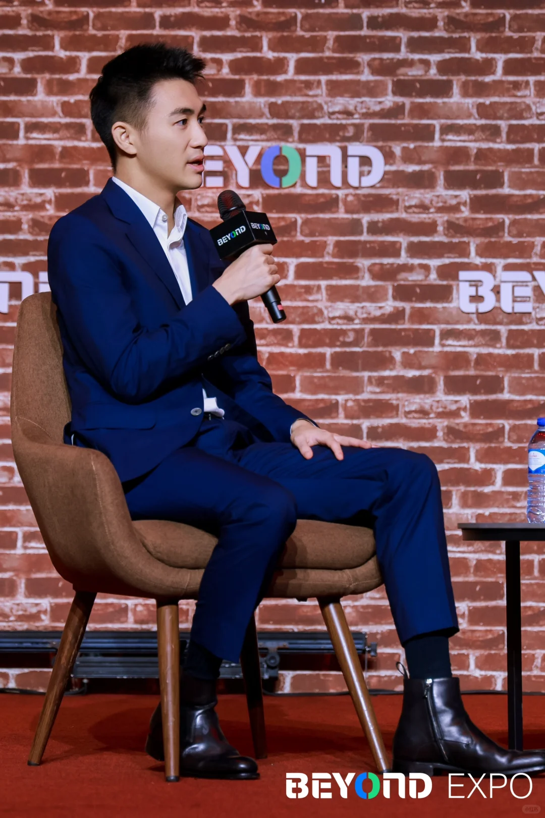 ?智能可穿戴 女博士 | 香港??