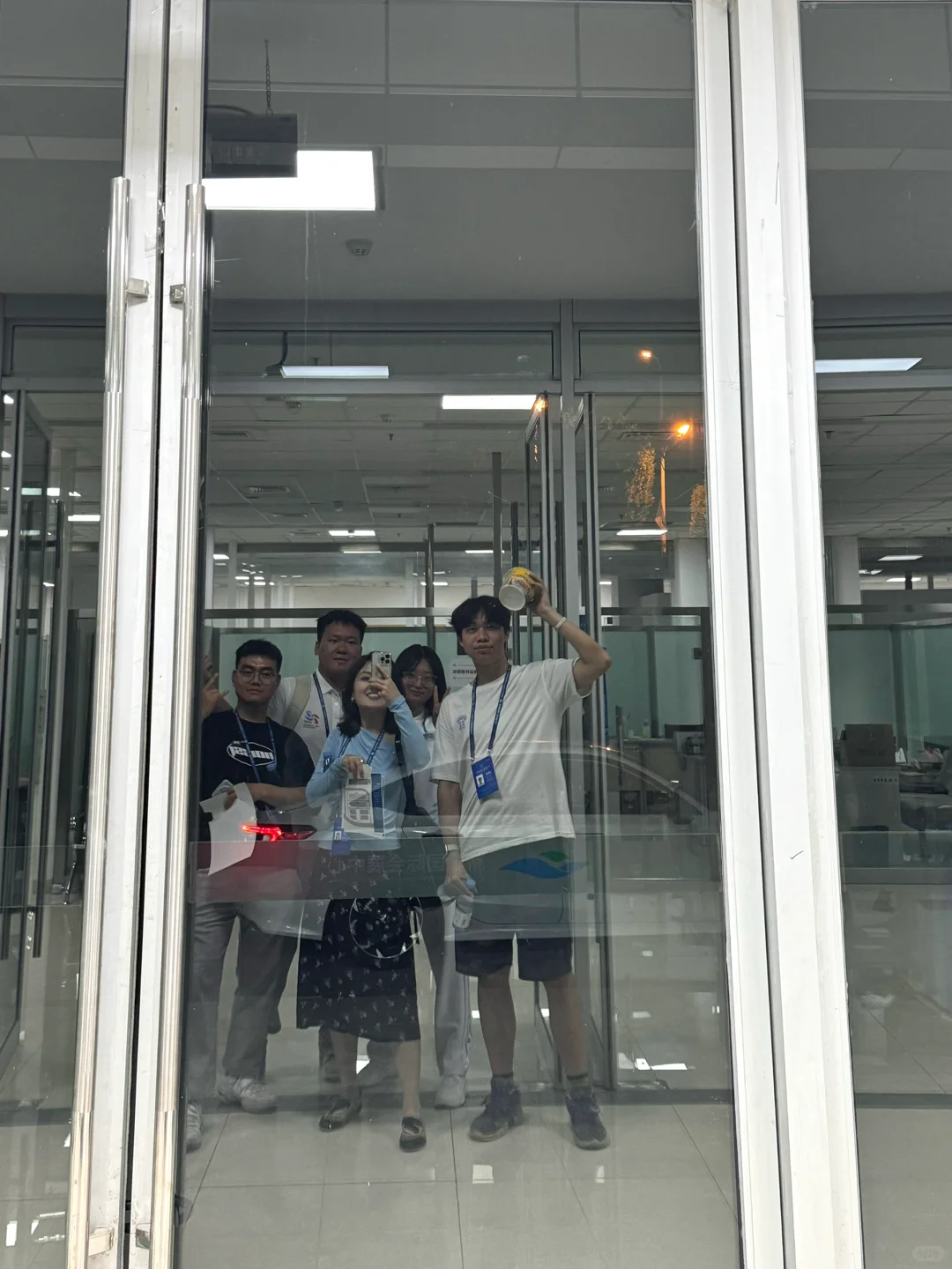 拿一份工资打三份工 任务圆满完成噜