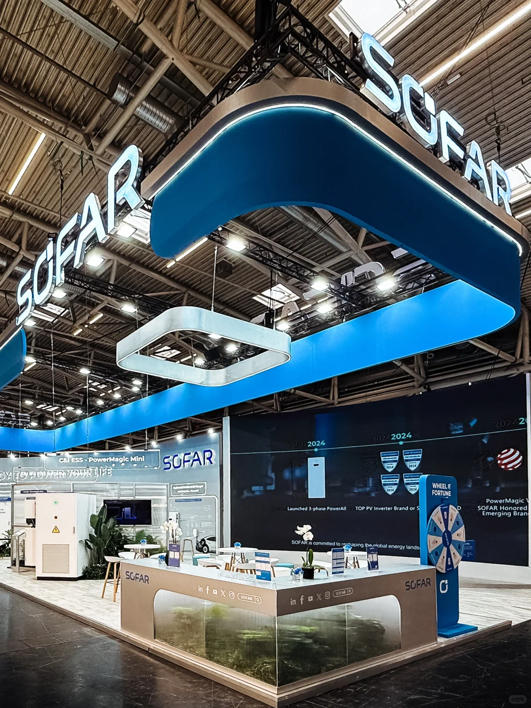 SOFAR展台是看着搭建起来的，路过随手拍??