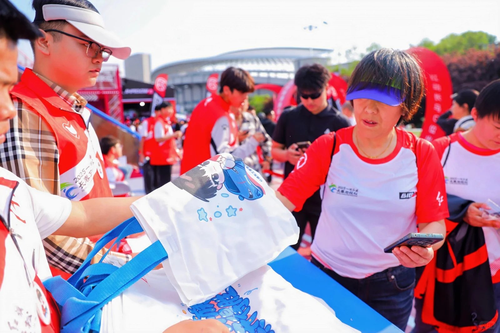 2025长春马拉松博览会：红旗互动，惊喜不停