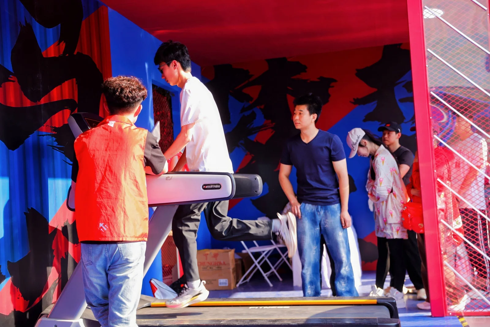 2025长春马拉松博览会：红旗互动，惊喜不停