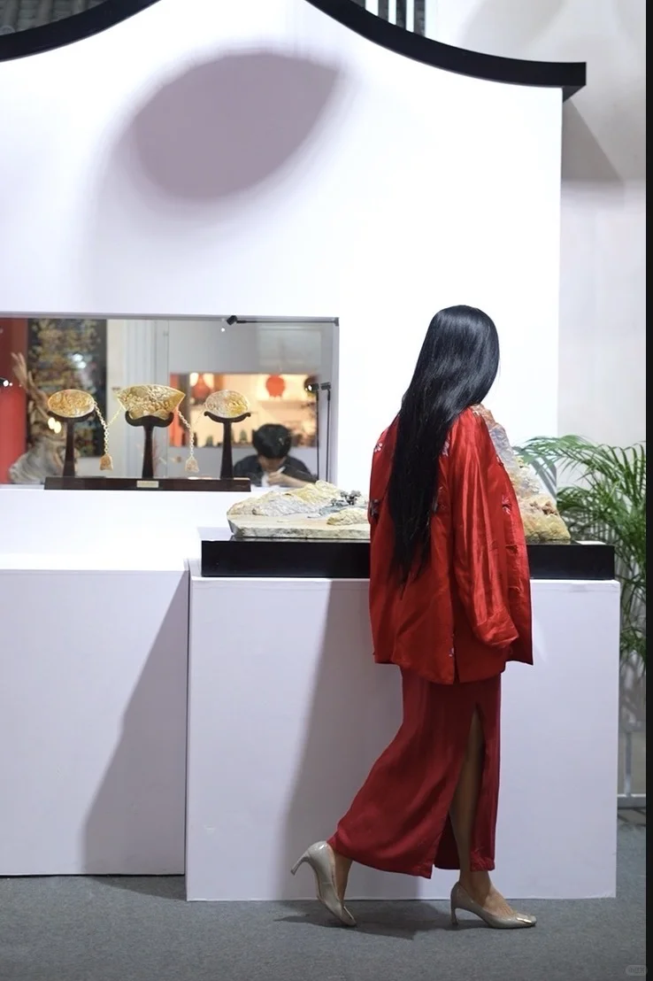 一抹朱红，让古典有了现代感，红火的博览会