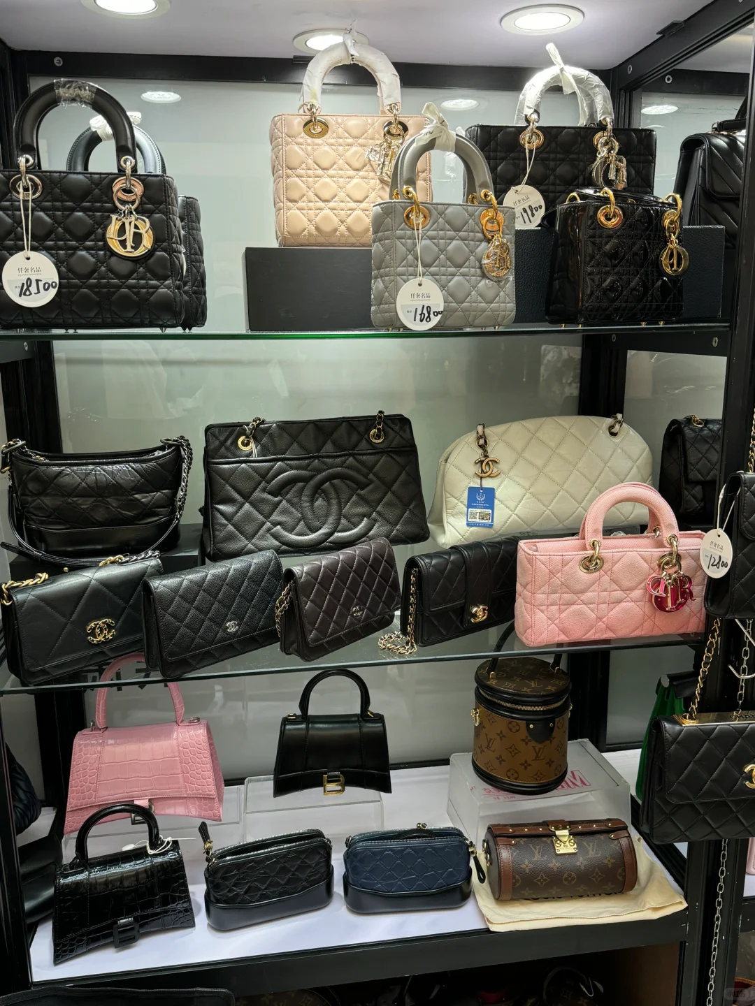 来厦门磐基二奢展会逛逛